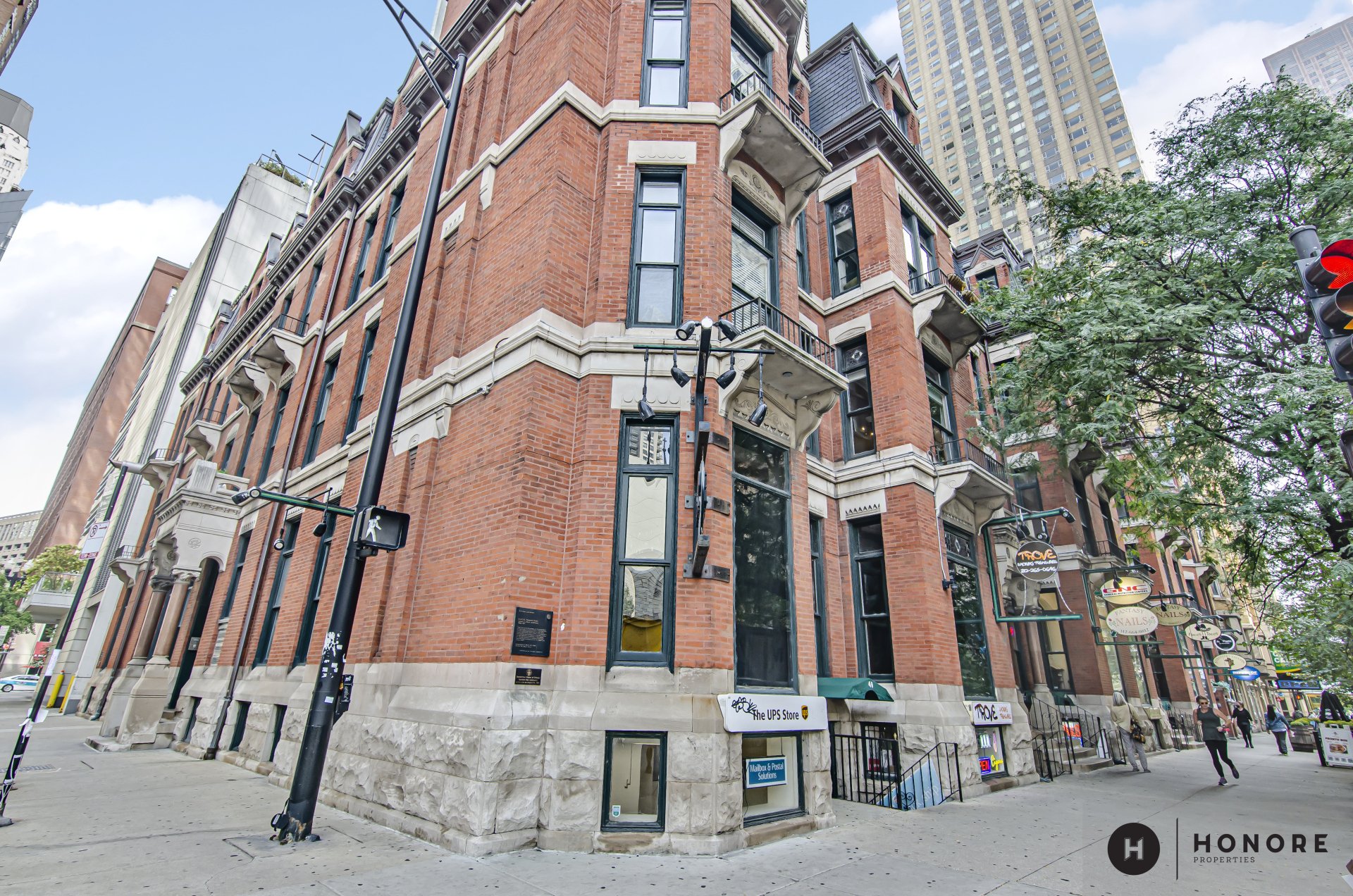 Gold Coast / River North Honore Properties Chicago, IL