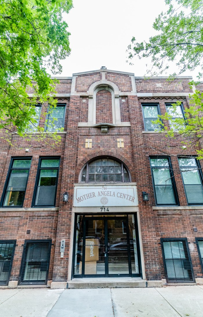 1447 W Superior Street Building