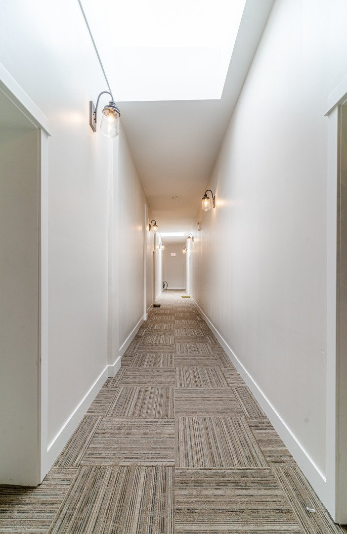 1447 W Superior Street Hallway
