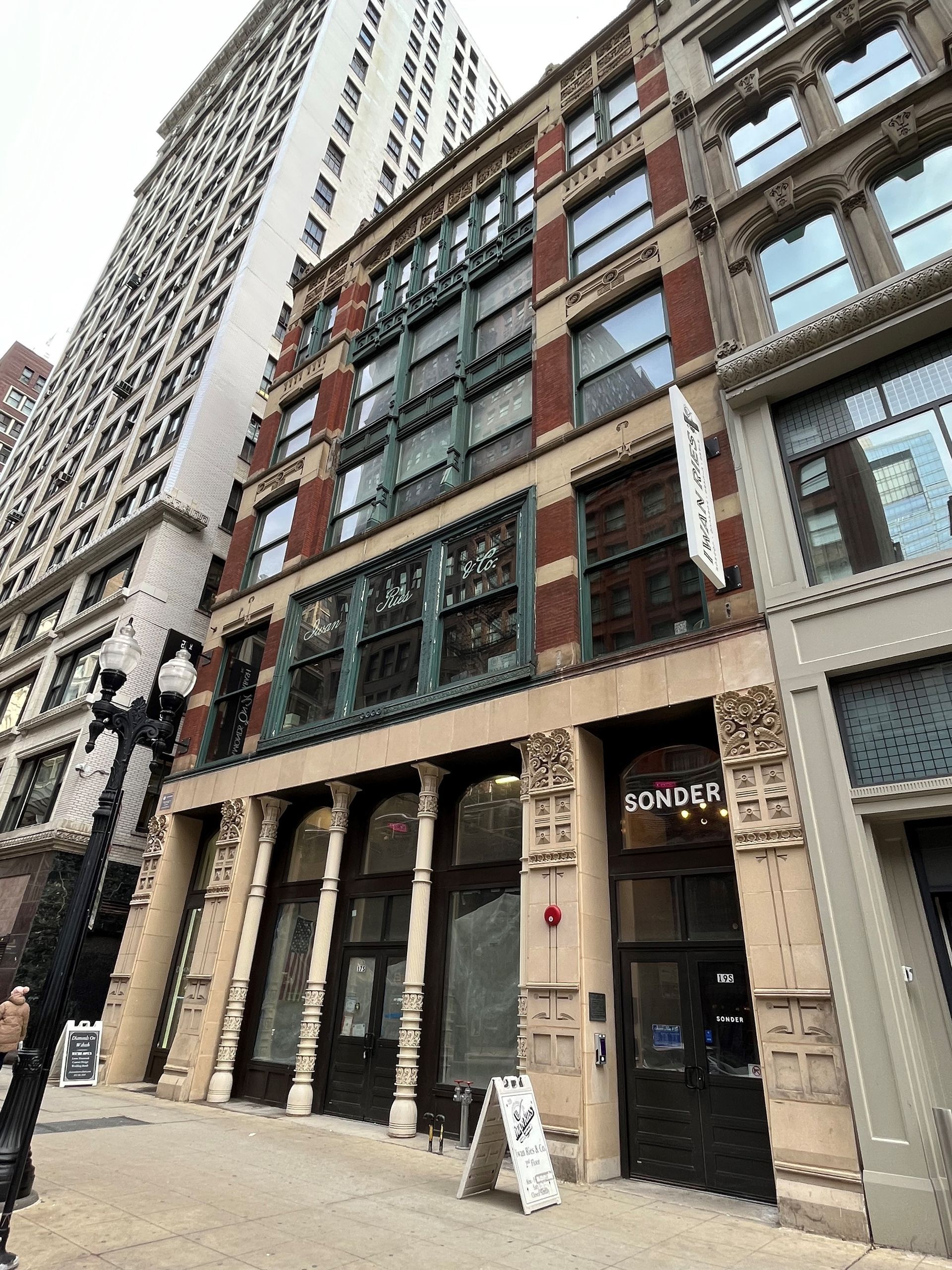 19 S Wabash Avenue