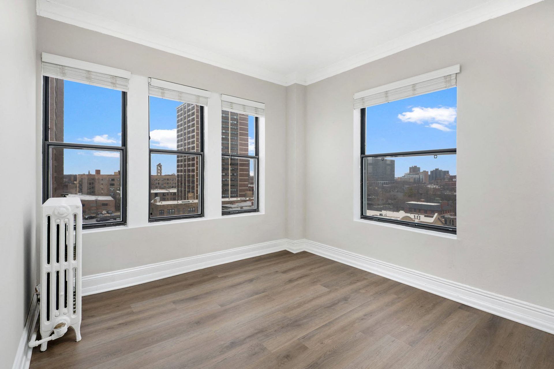 Bedroom Renovated 803 Chicago Apartment 60613