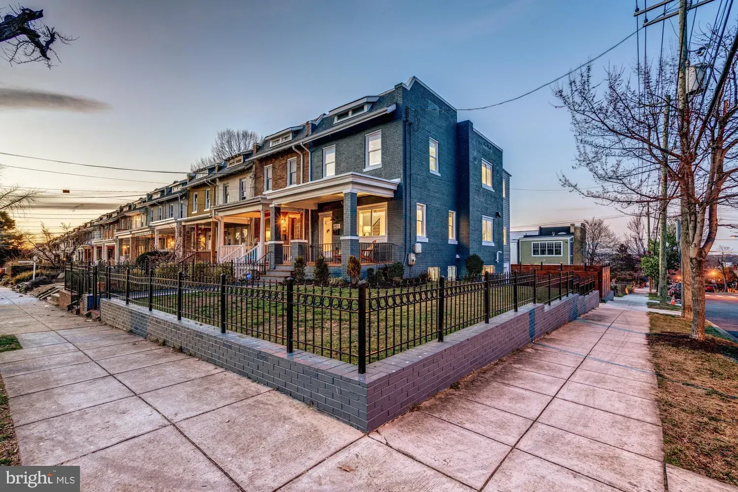 401 Delafield Pl NW