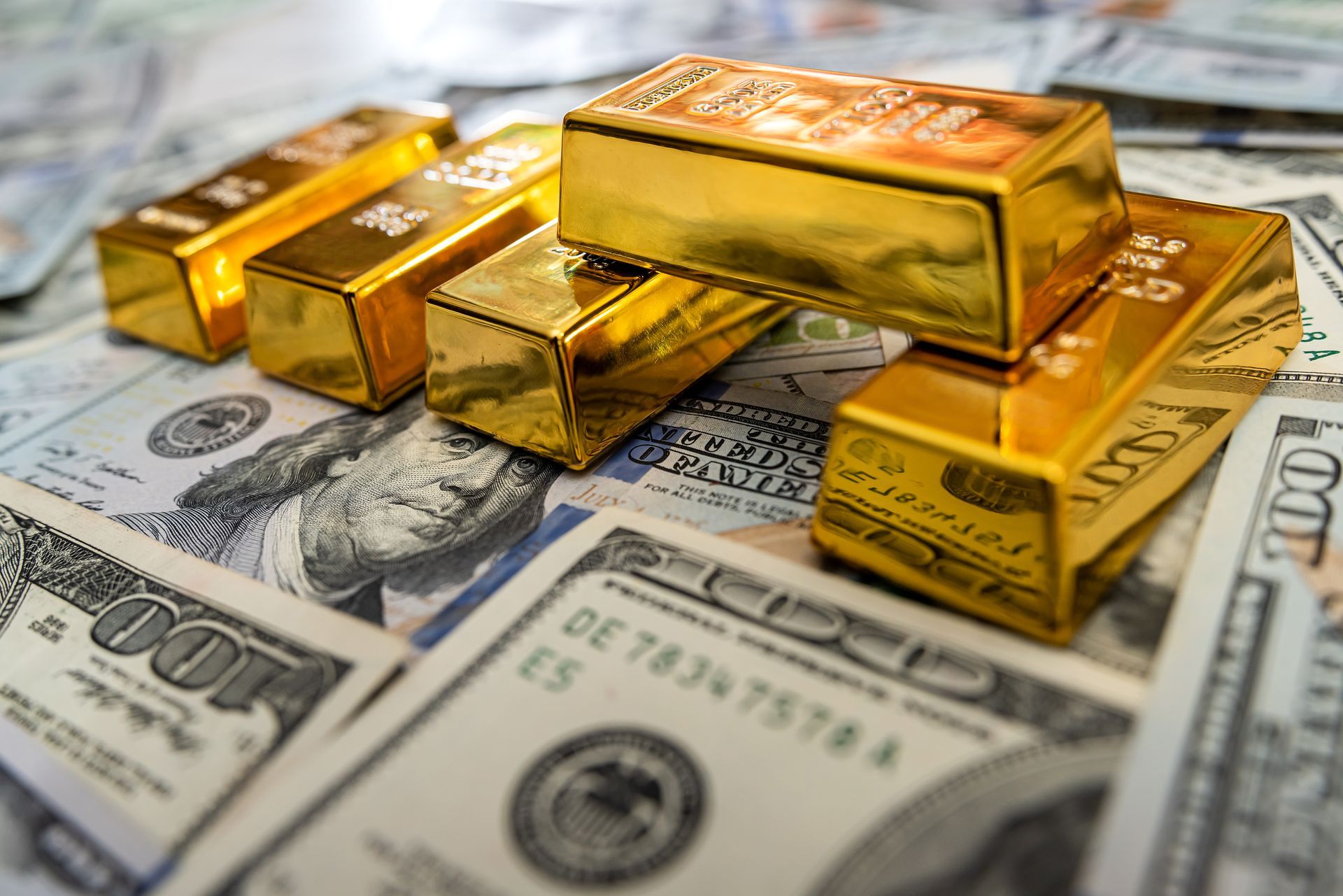 investment gold bar and money.