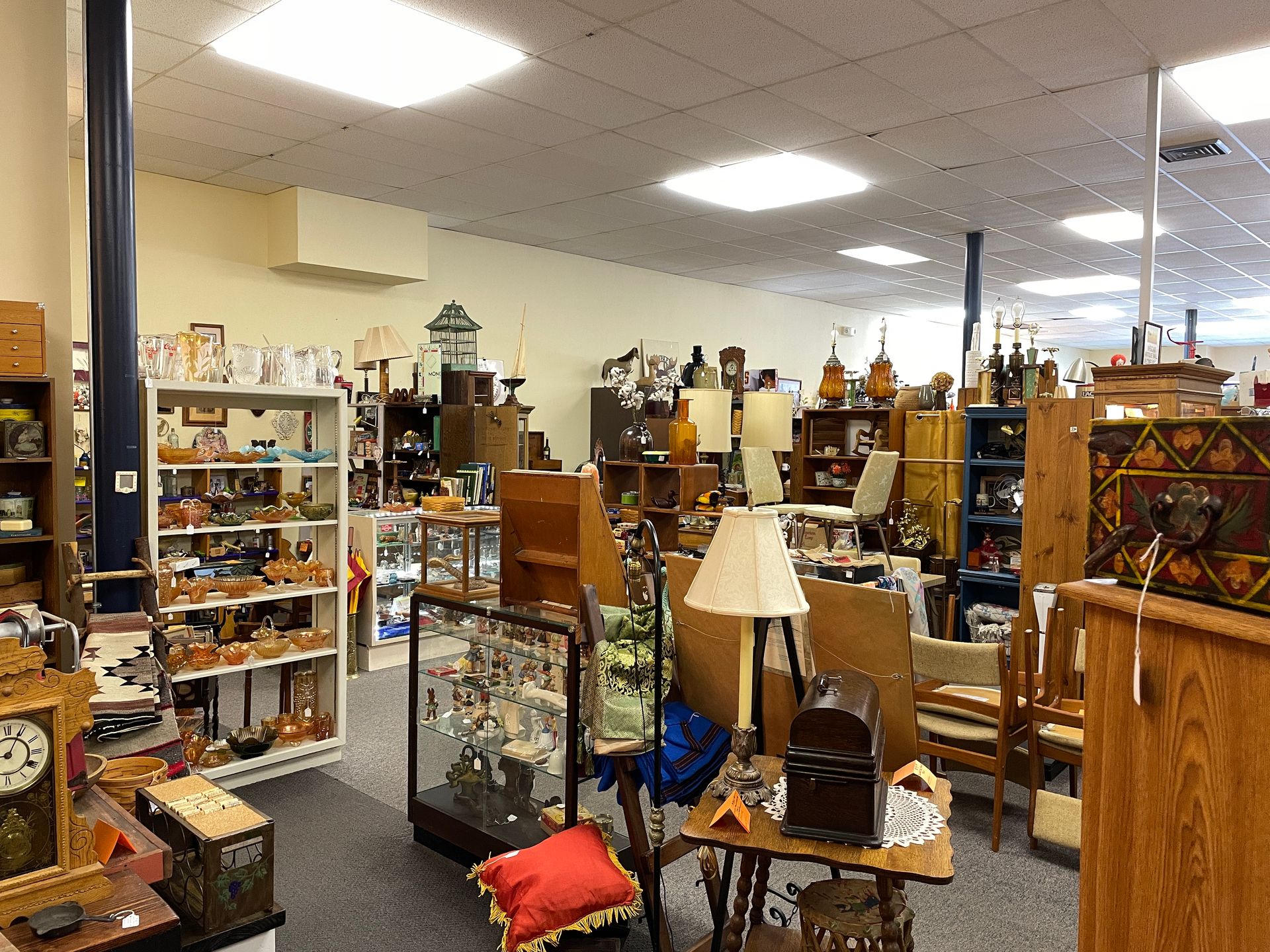 Large Antique Malls Near Me Uncovering Hidden Treasures