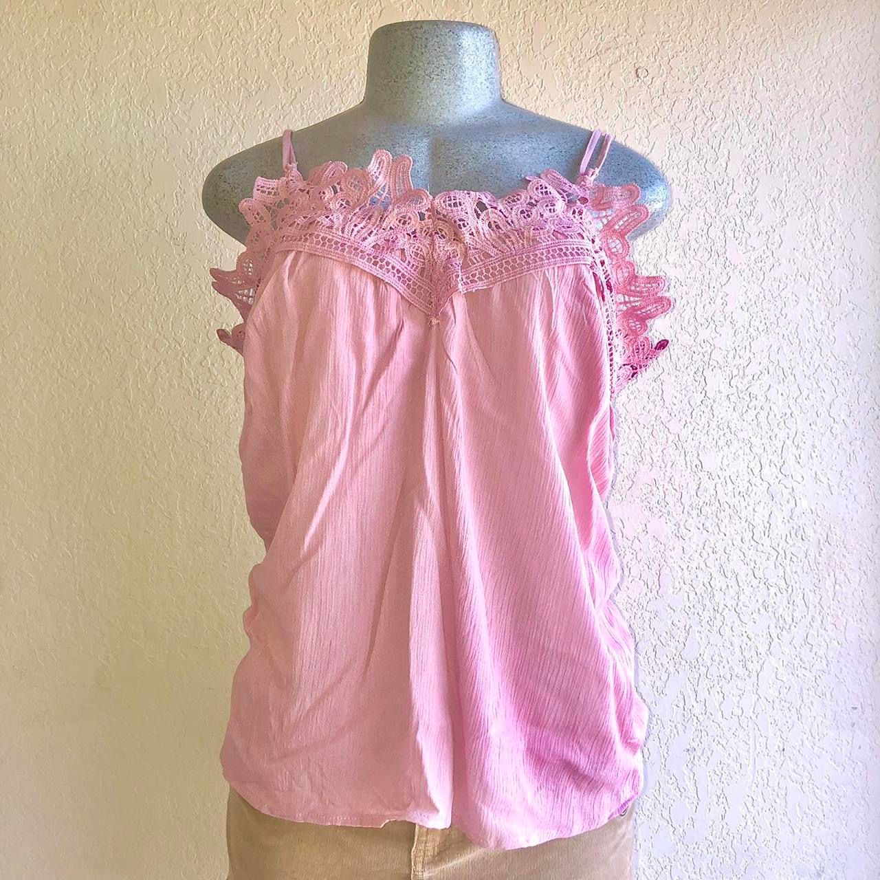 Casual Soft Pink Layered Tank Top with Adjustable Straps and Cute Lace Design