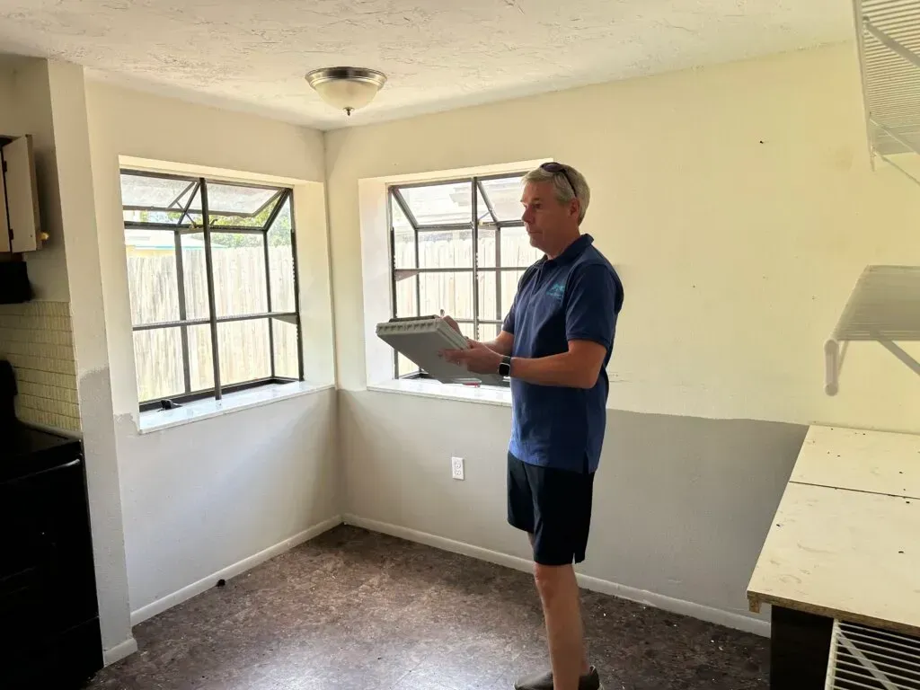 Bill Taking Notes | Sarasota, FL | Home Buyers Plus, LLC