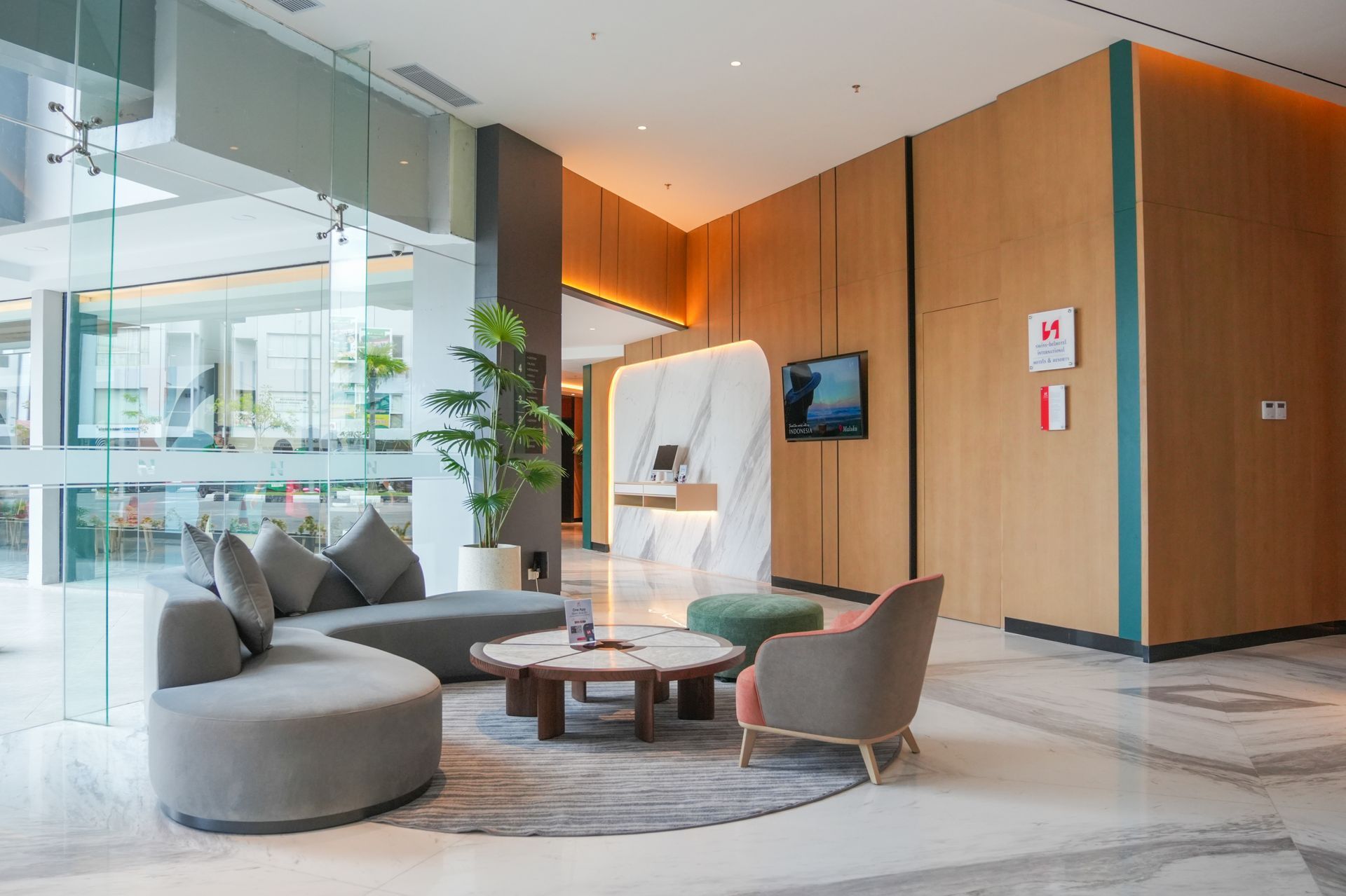 The hotel lobby of Swiss-Belexpress K-Square Batam