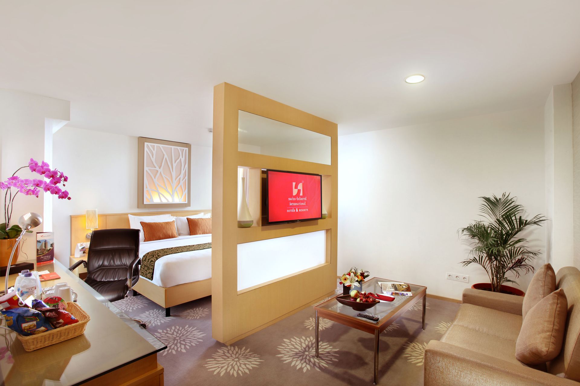Swiss Belinn Affordable amp Comfortable - Swiss Belinn Manyar Surabaya Junior Suite Room 