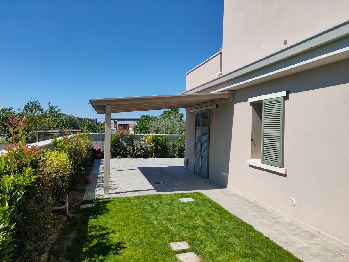 veranda in legno di una casa privata