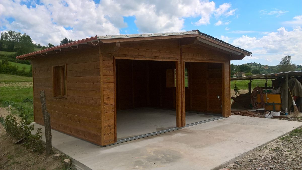 garage in legno