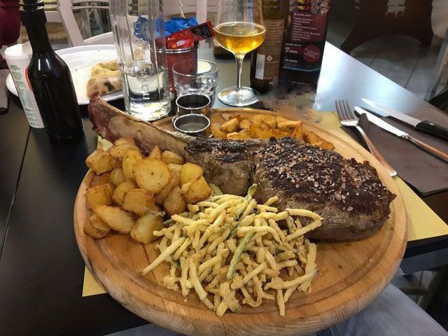 Ristorante con menu alla carta
