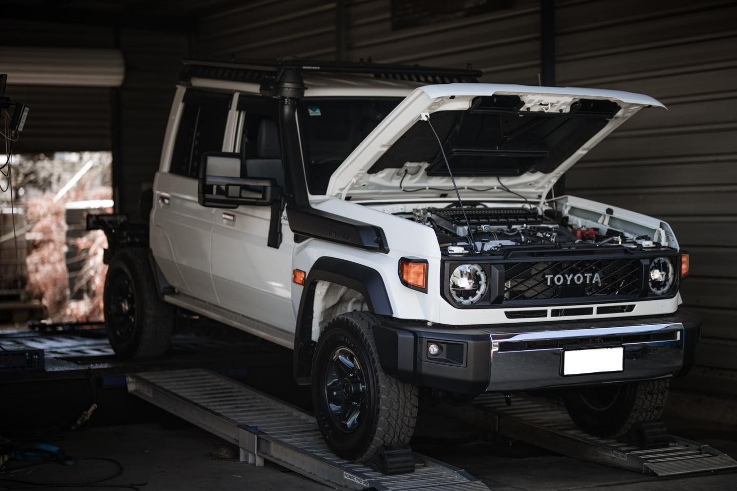 A White Landcruiser Ute Engine — Dynolink In Garbutt, QLD
