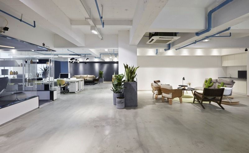 A neat and tidy office space