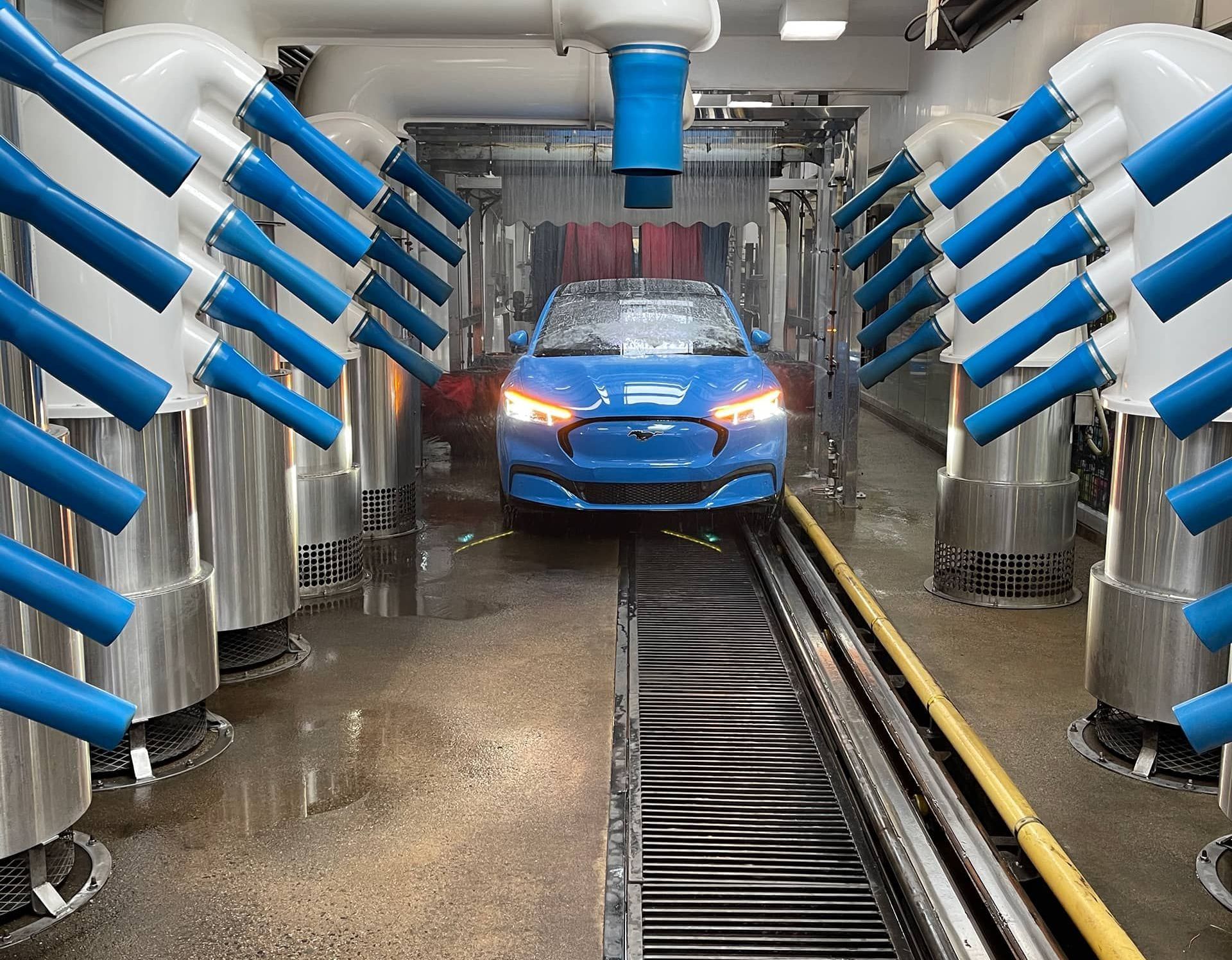 Car Washing | American Car Wash in Roslyn, NY Car Washing | American Car Wash in Roslyn, NY