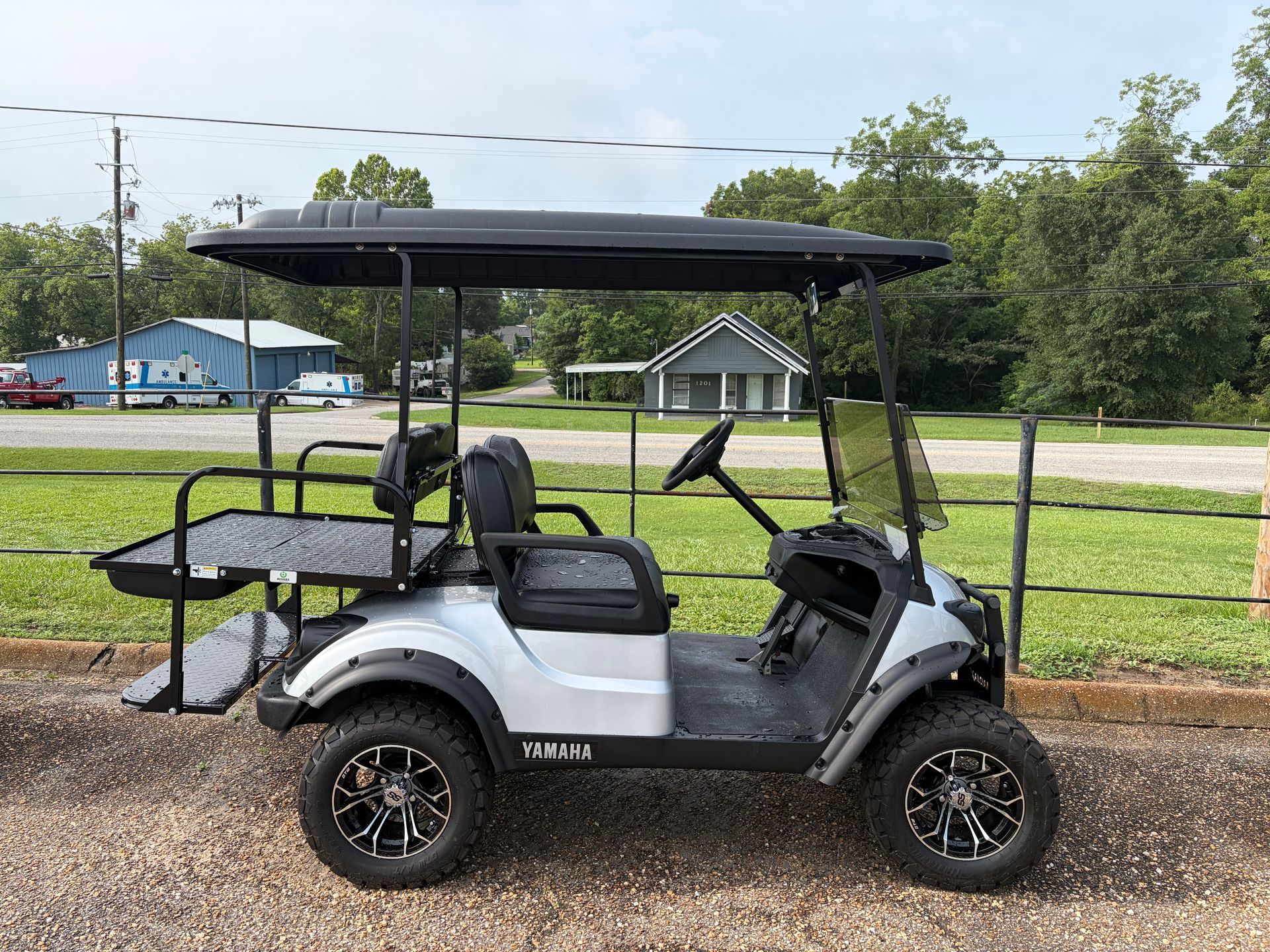 2019 YAMAHA GOLF CART GAS GRAY                                                                                                                                           879