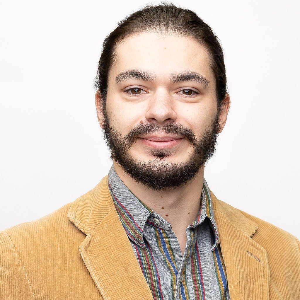 Nathaniel Zoret-Russell Headshot