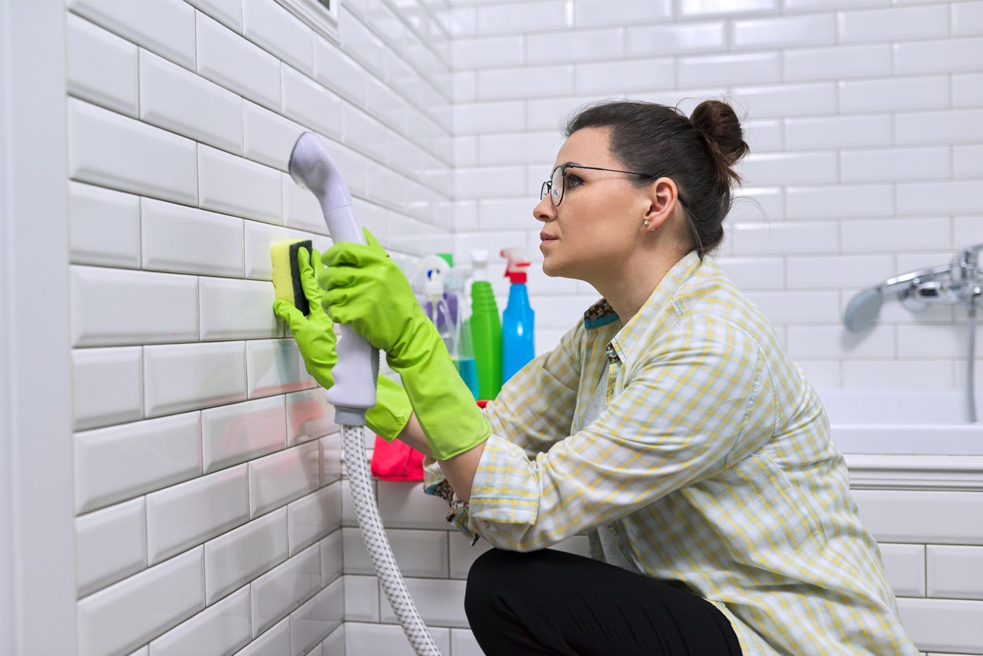 how to get rid of mold in the bathroom