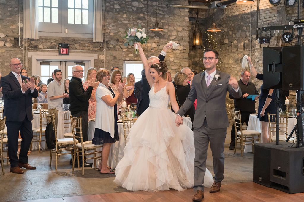 Wedding Band Mainstreet Soul announcing the wedding party