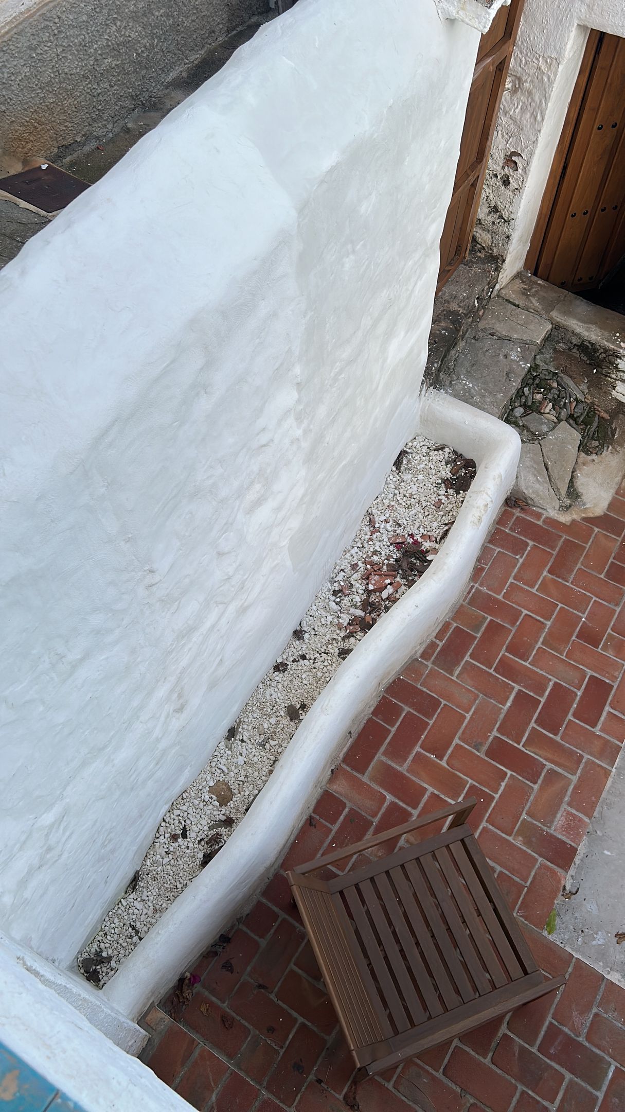 De nieuwe deuren zijn geplaatst in de stal van Casa Azahar