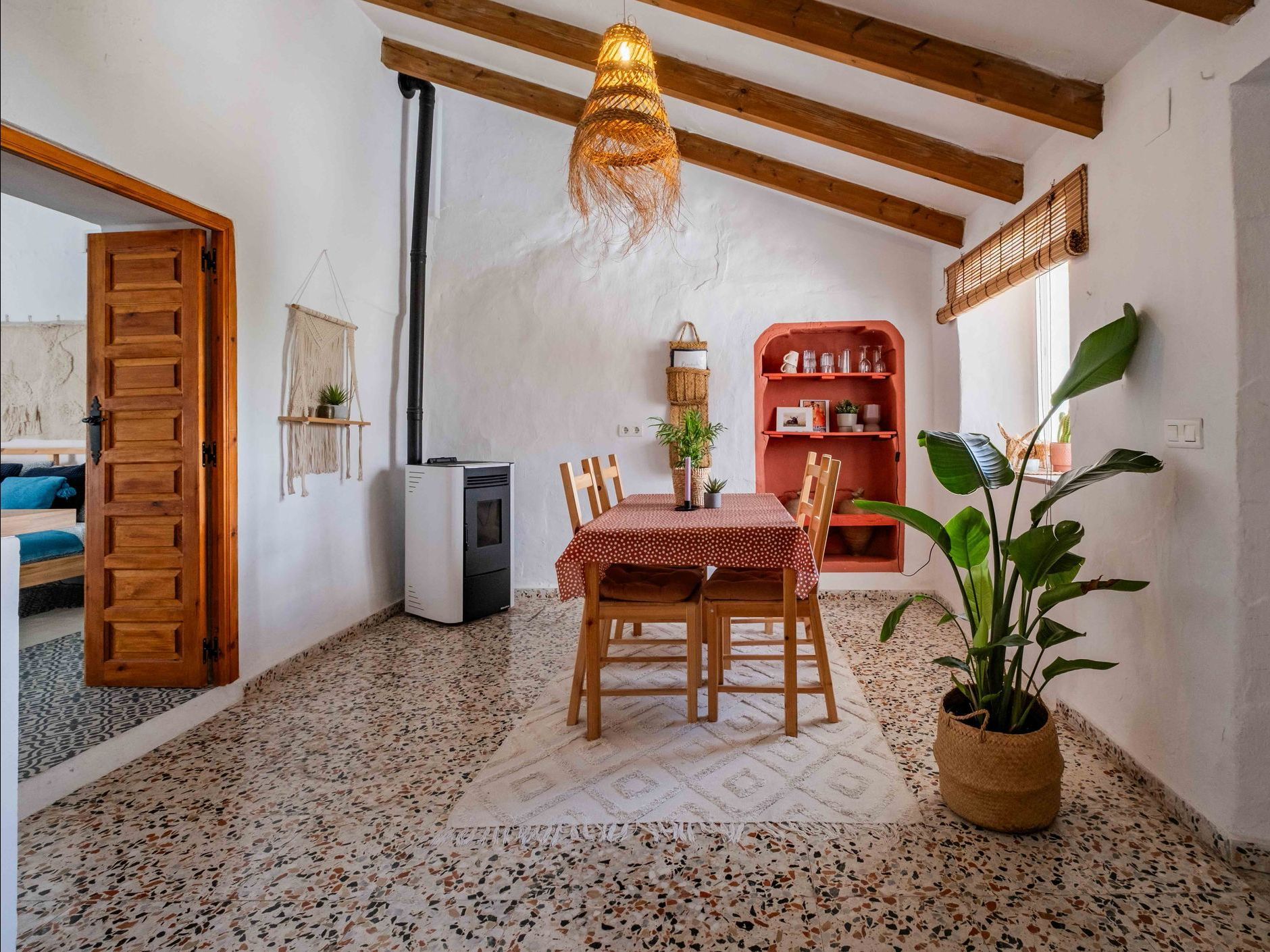 De gezellige leefkeuken in Casa Torreta