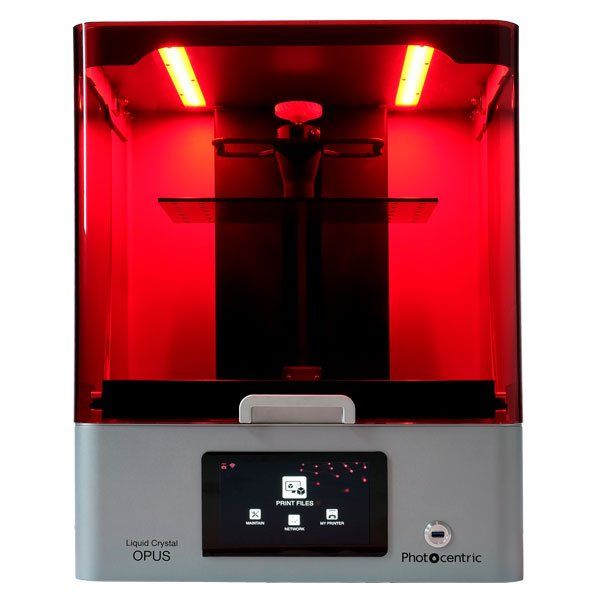 Een 3D-printer met een rood lampje erop.