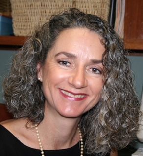 Denise Baier, LMHC headshot