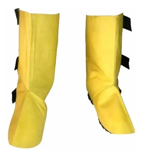 Un guante de trabajo de cuero amarillo con puño de seguridad de lona blanca, aislado sobre un fondo oscuro.