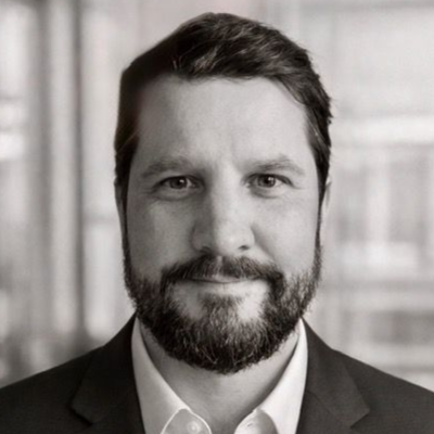 headshot image of harrison warr