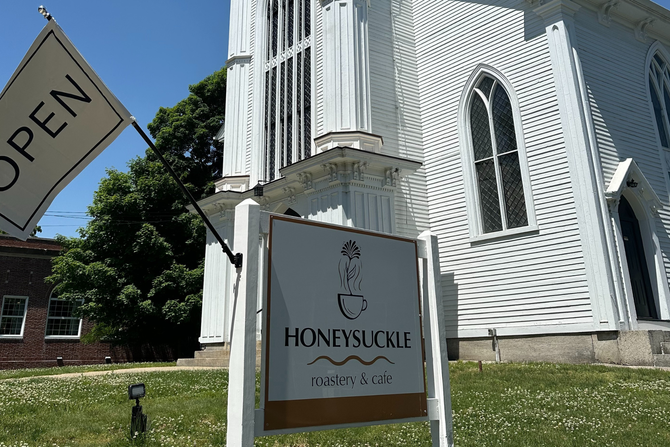 honey-suckle-roastery-outside