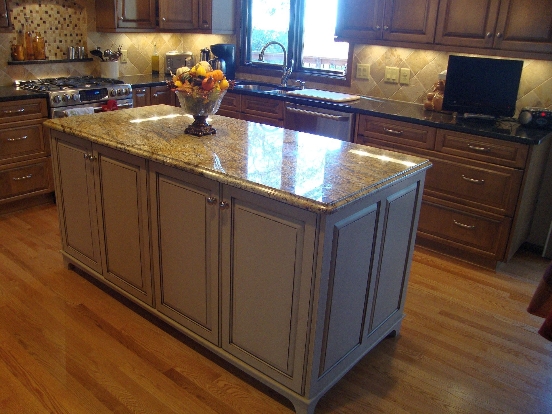 Countertop with Cabinet | Nerstrand, MN | Nerstrand Custom Cabinets