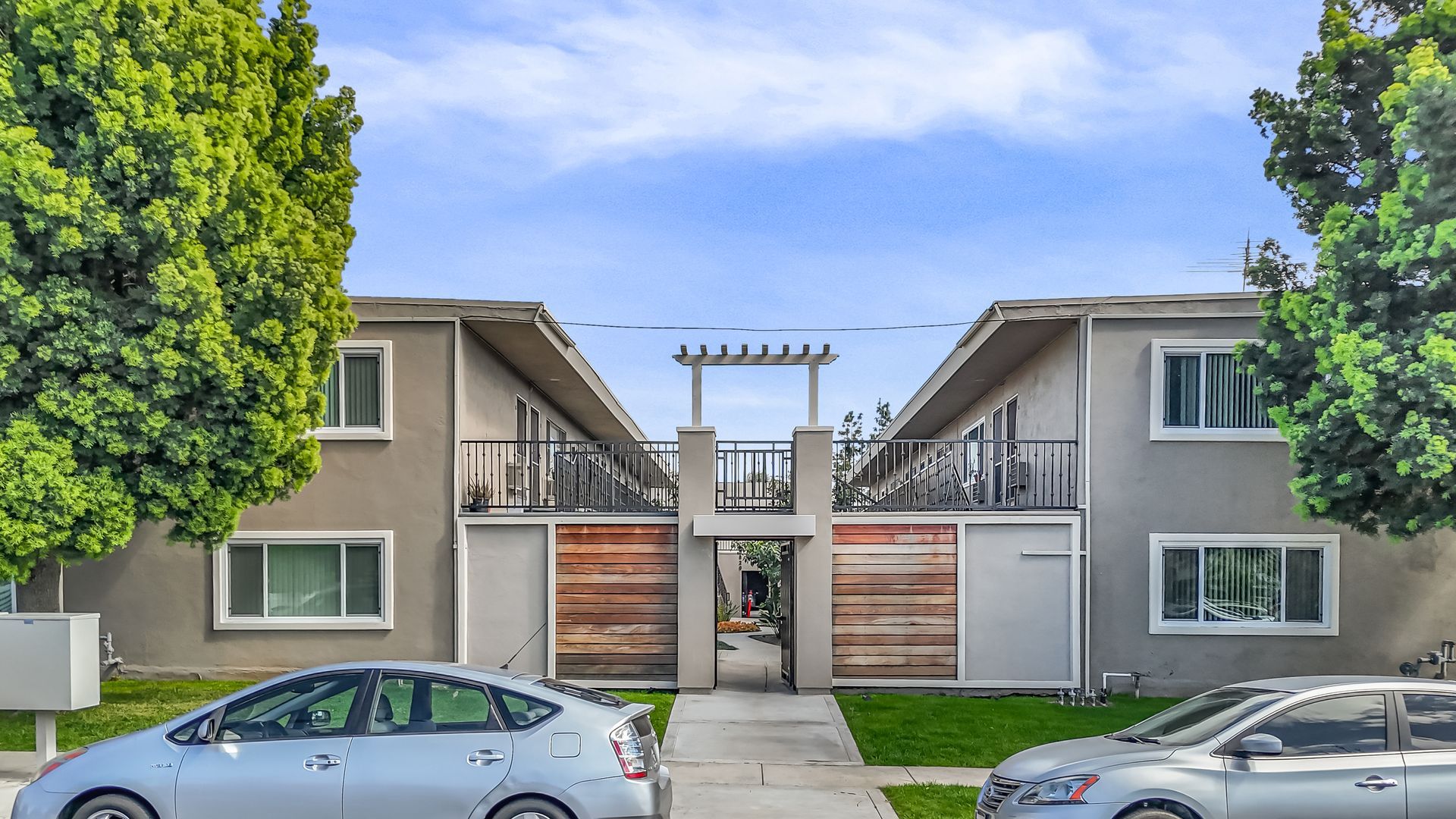 Walnut Brea Photo 1