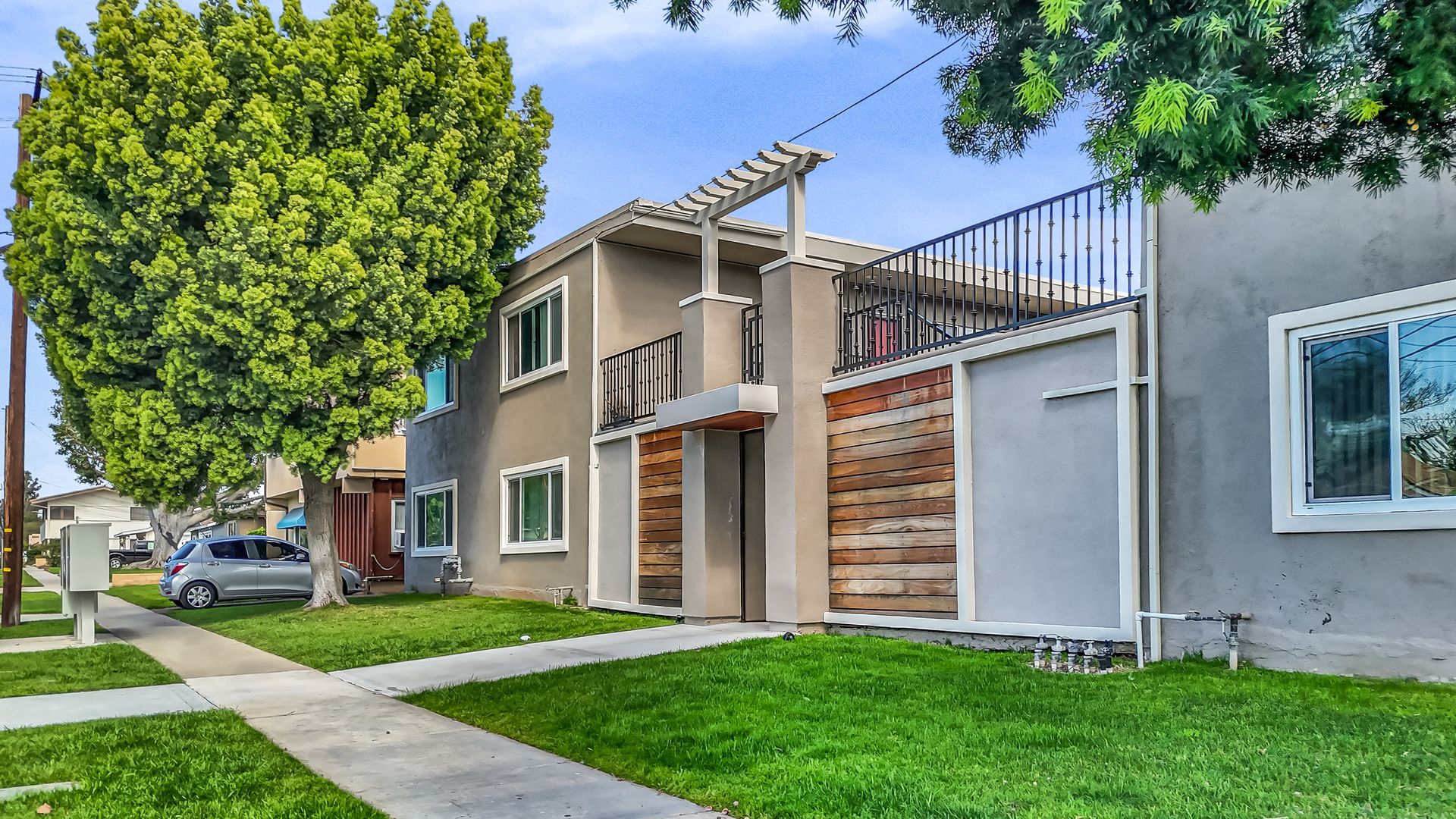Walnut Brea Photo 2
