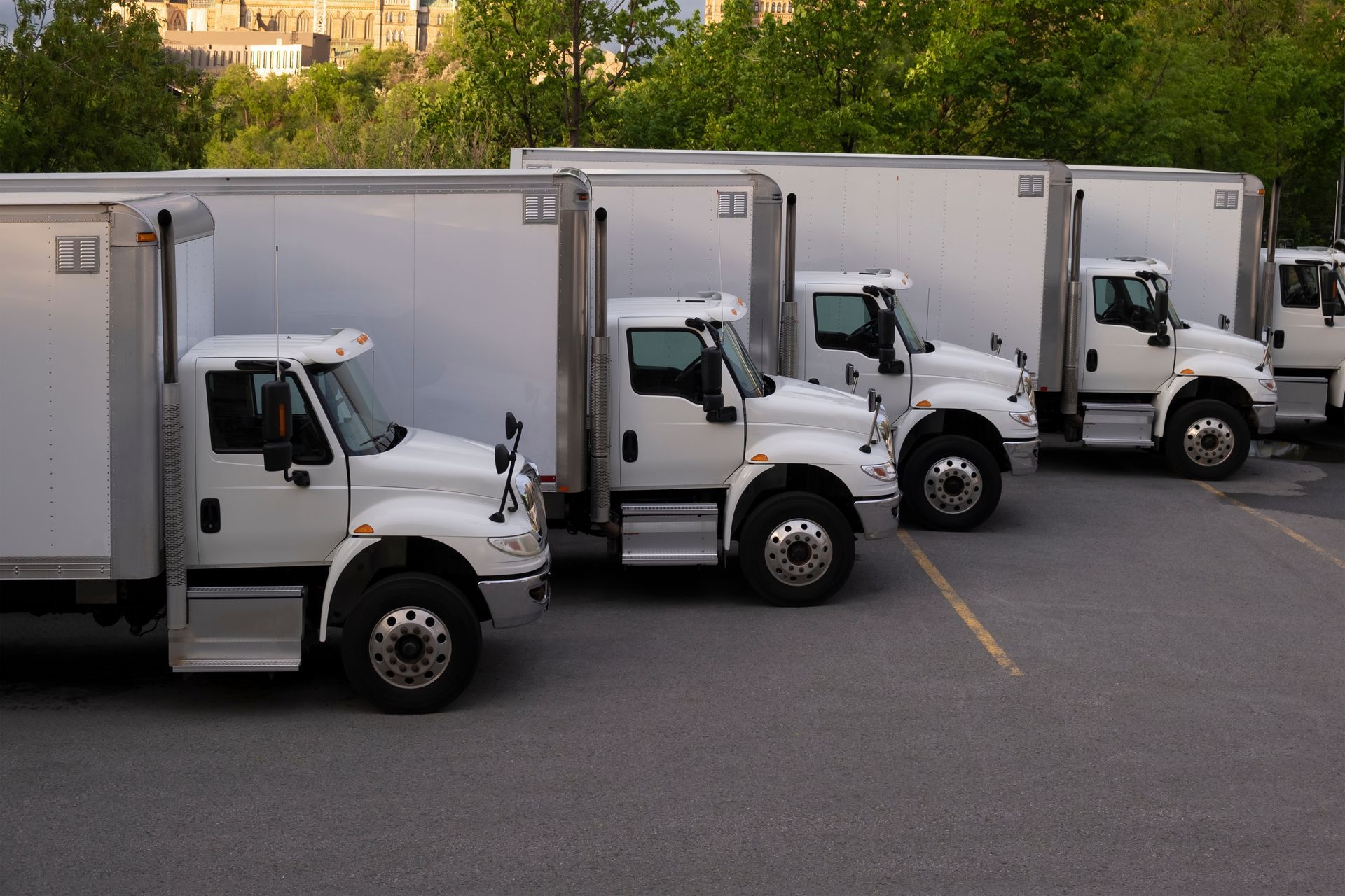 Straight truck repair for a fleet of commercial box trucks in a service yard