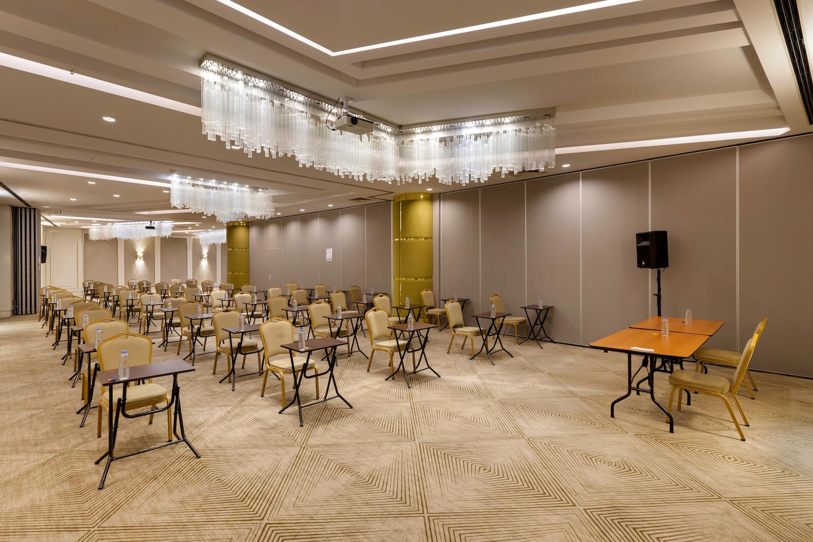 Limak Ambassadore Hotel , Atlantis Saloon