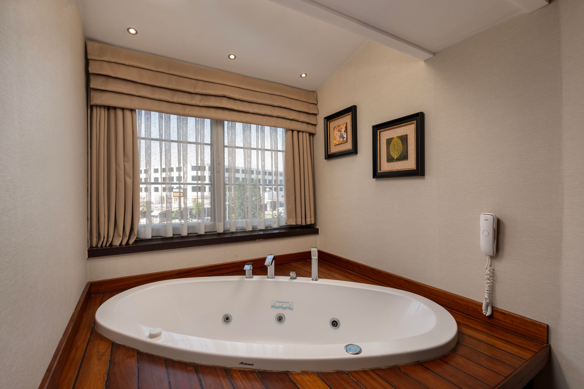 Limak Lara Deluxe Hotel & Resort ,Deluxe Jacuzzi Suite