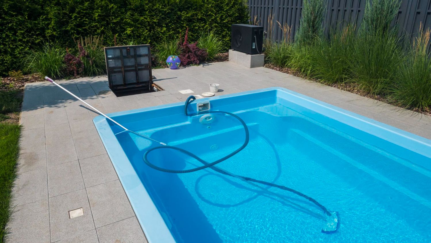 Pool Draining & Deep Cleaning