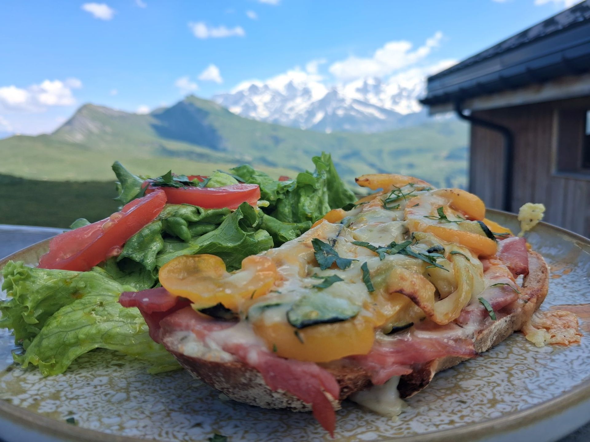 Croque-monsieur en tartine au Beaufort et jambon de Challonges, Le Patafan aux Saisies