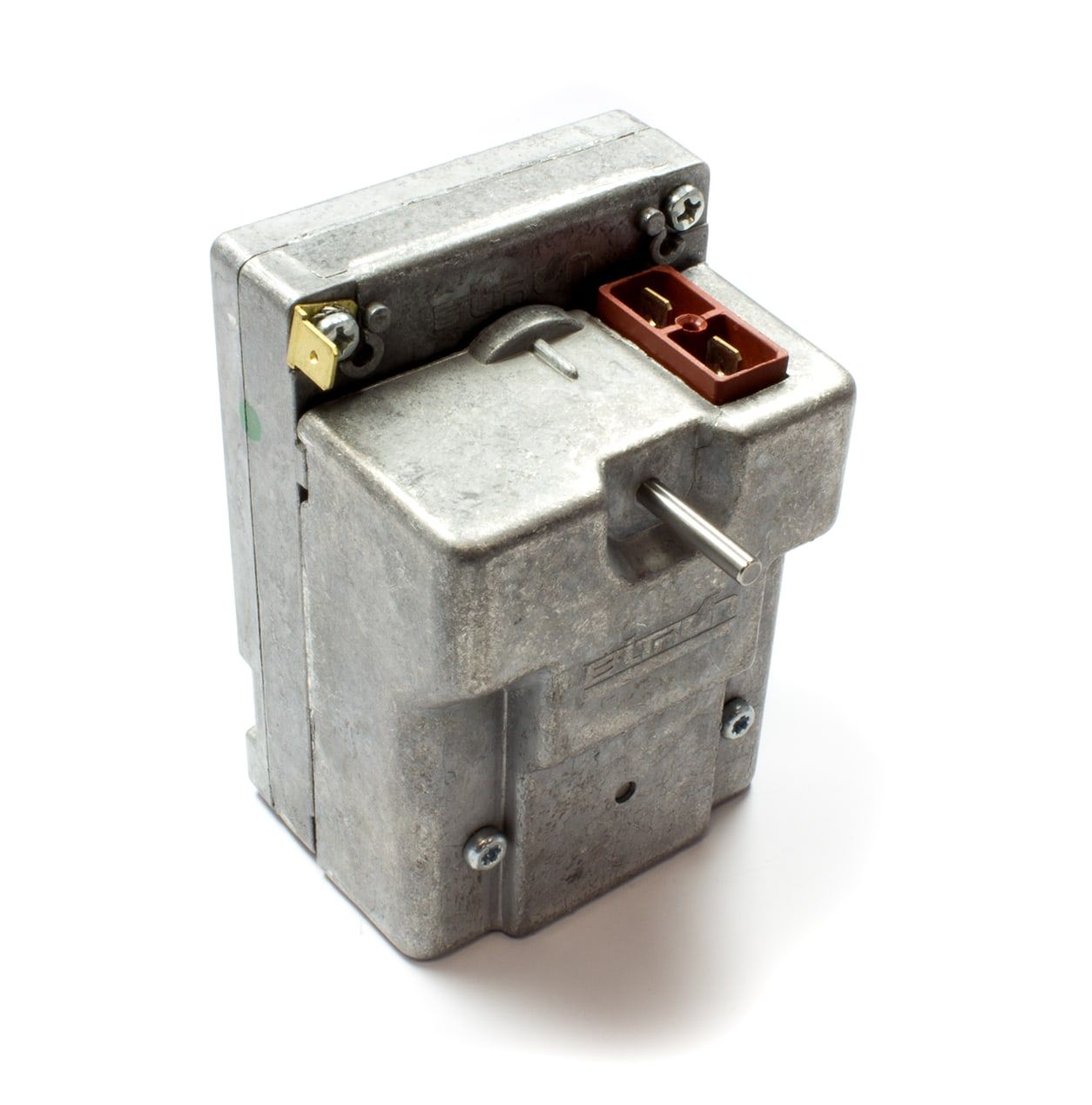 Piccolo attuatore elettrico in metallo grigio con albero sporgente e connettore arancione su sfondo bianco.