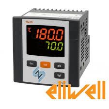 Termoregolatore digitale Eliwell con display a LED rossi e verdi e pulsanti frontali su un pannello grigio.