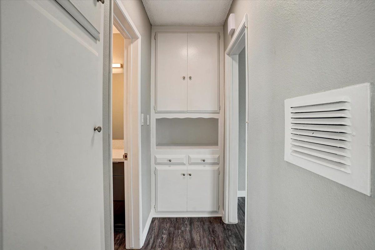 The Heights at Signal Hill Unfurnished bed closet close up