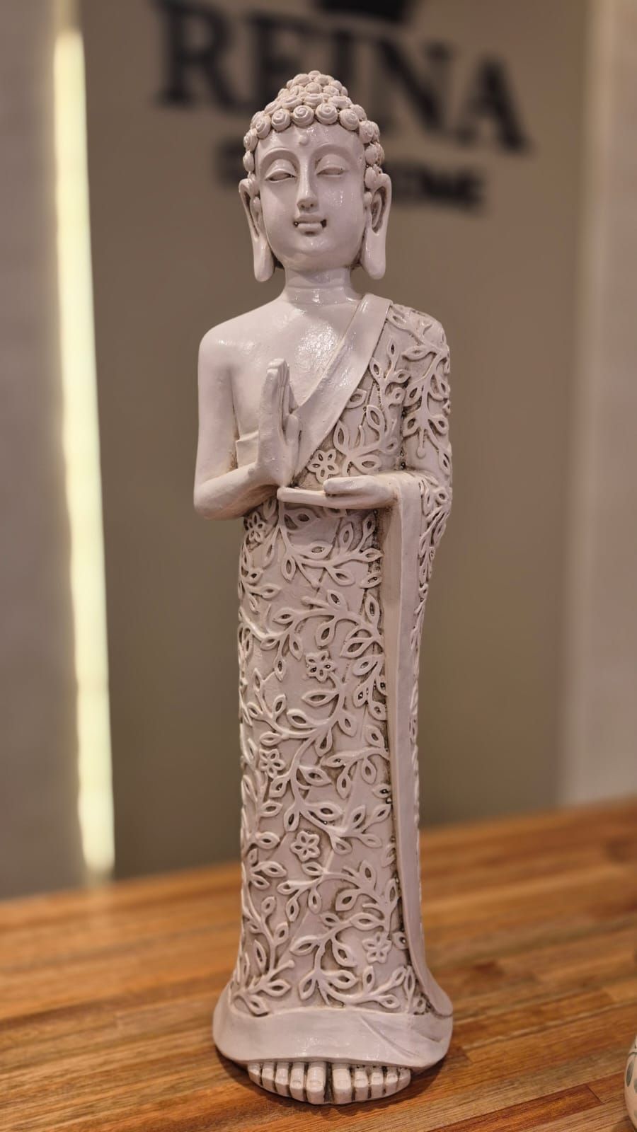Buda Protector Parado