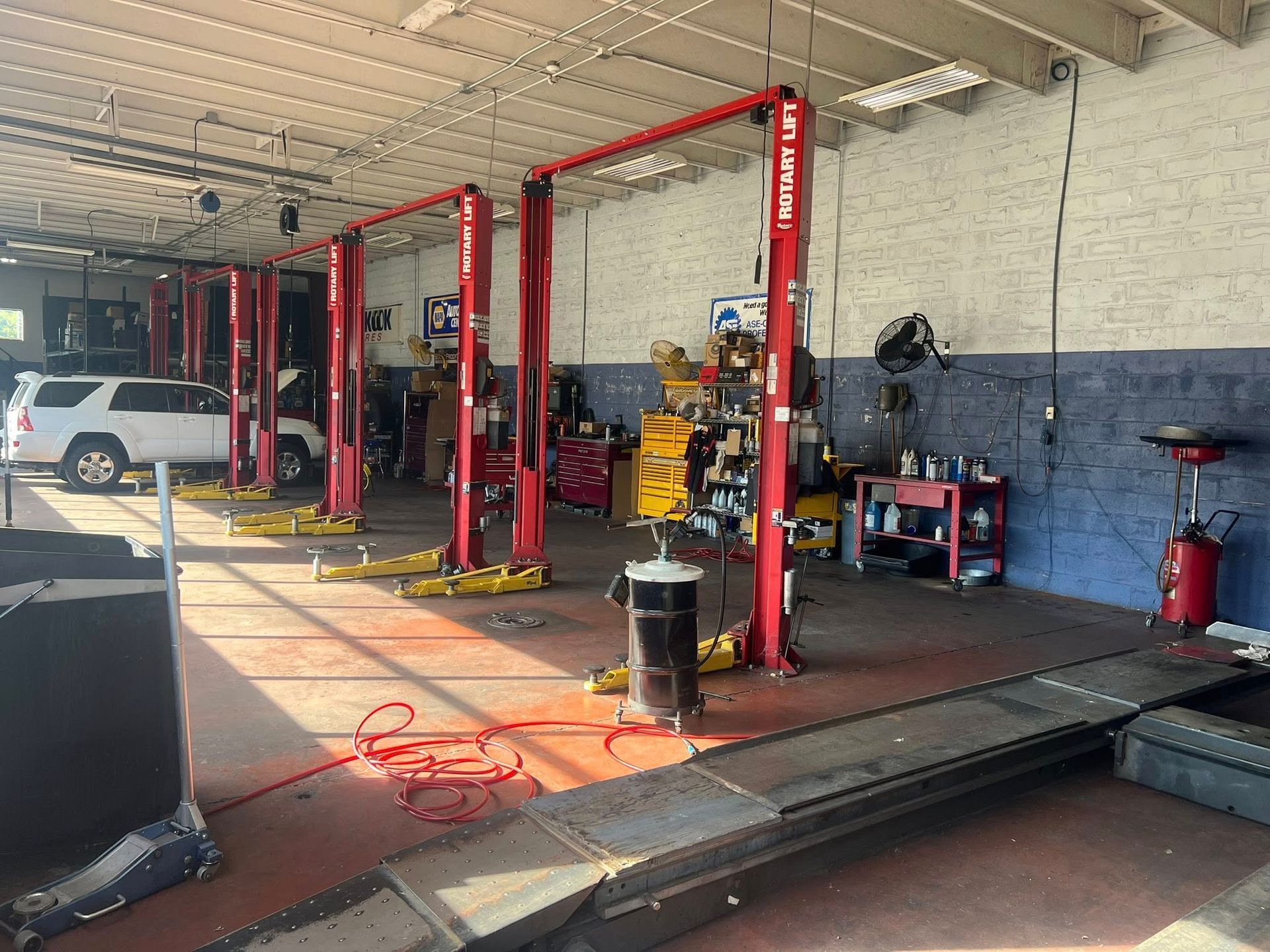 LEASED AUTO REPAIR / TIRE SHOP IN FOLSOM