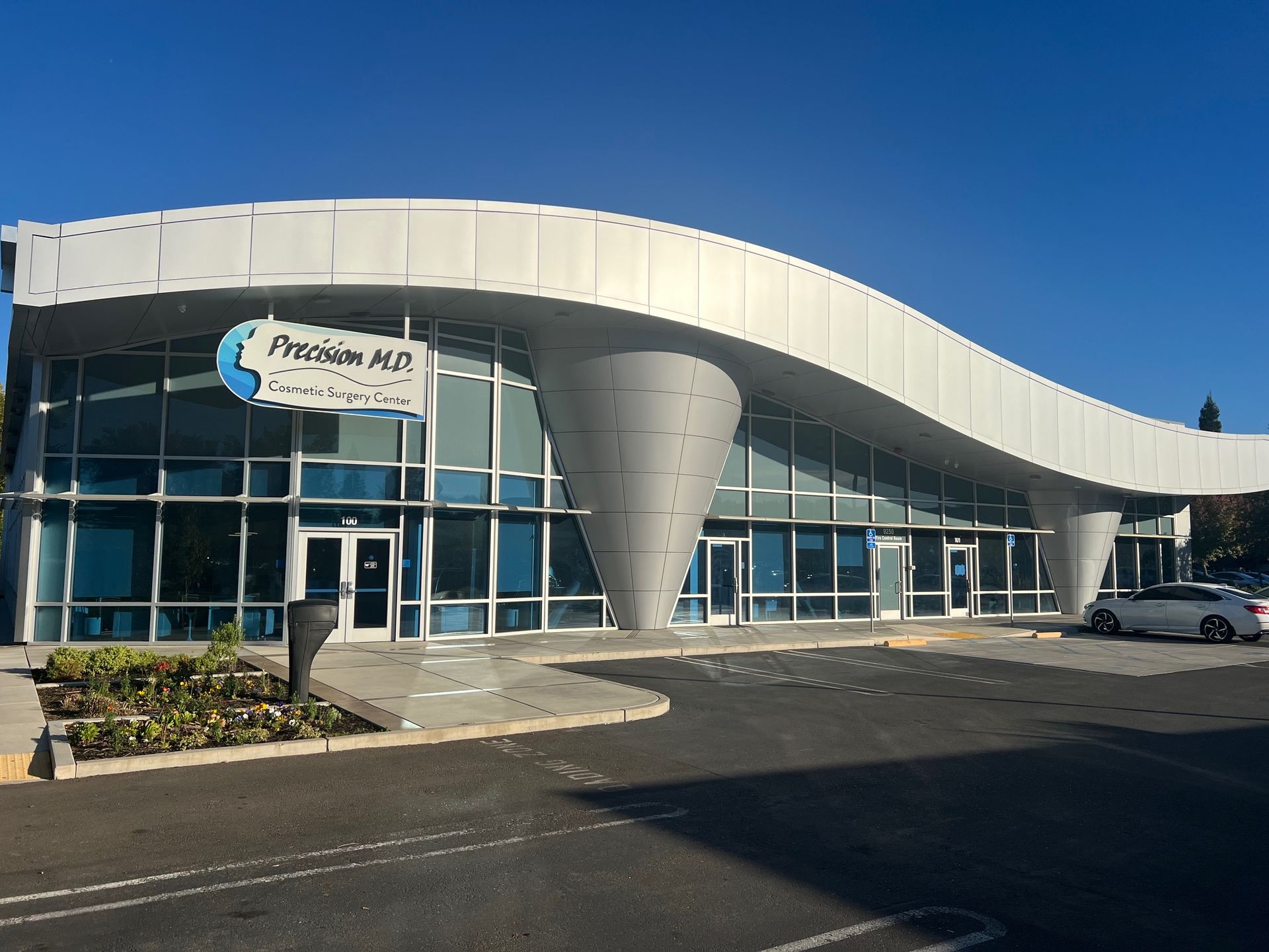 ±12,695 SF, Class A medical Building on +/-1.13 acres parcel. For Sale in Elk Grove.