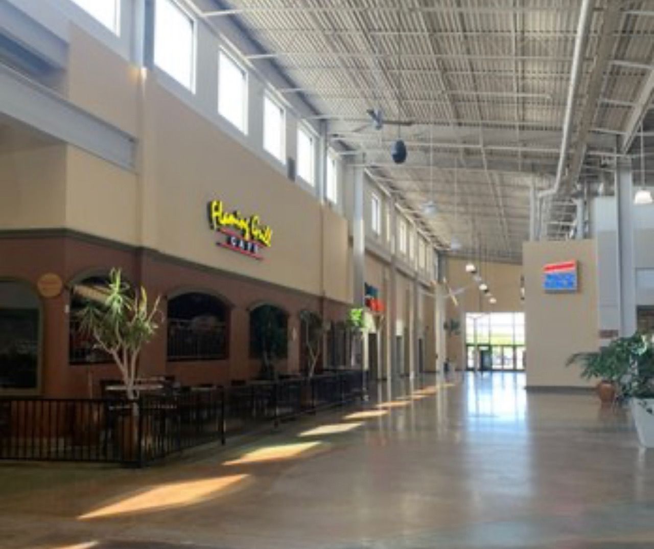  LEASED ! Second generation Restaurant / Retail 
