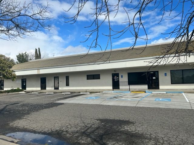 Office/Medical space in S.Sacramento