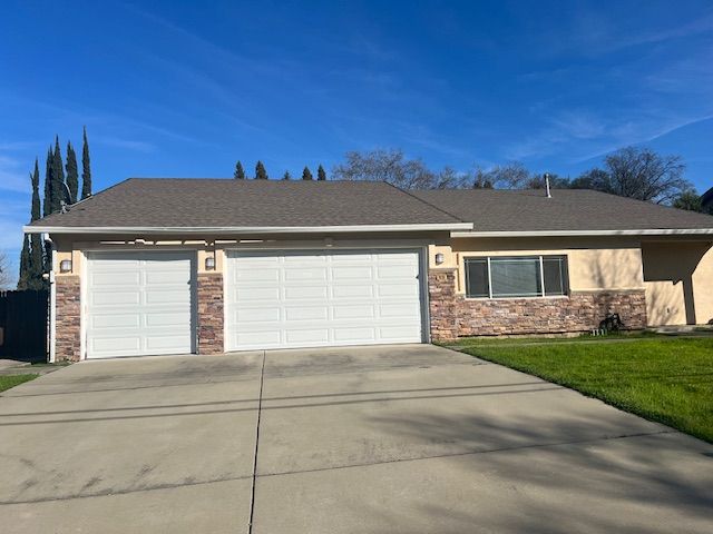 SOLD! 4 Bedroom 3 bath plus Workshop