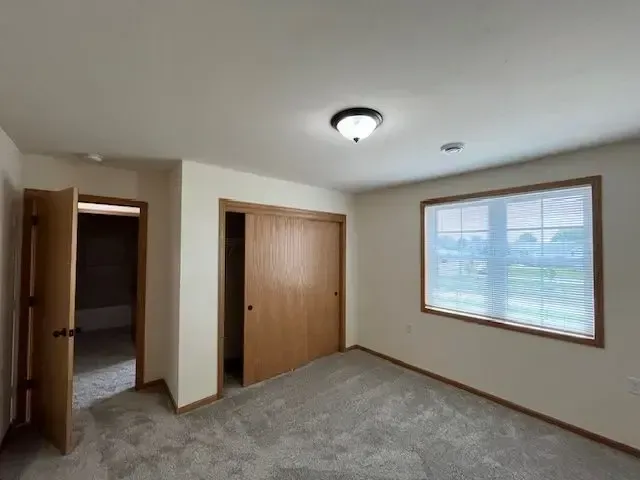 4 bed 1950 sq ft 11