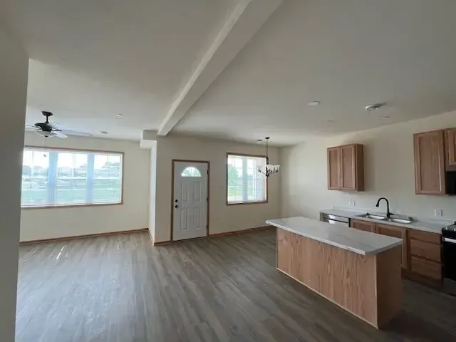 4 bed 1950 sq ft 9