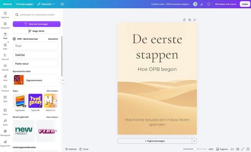 Canva editor with a beige book cover mockup titled “De eerste stappen” and the subtitle “Hoe OPB begon”