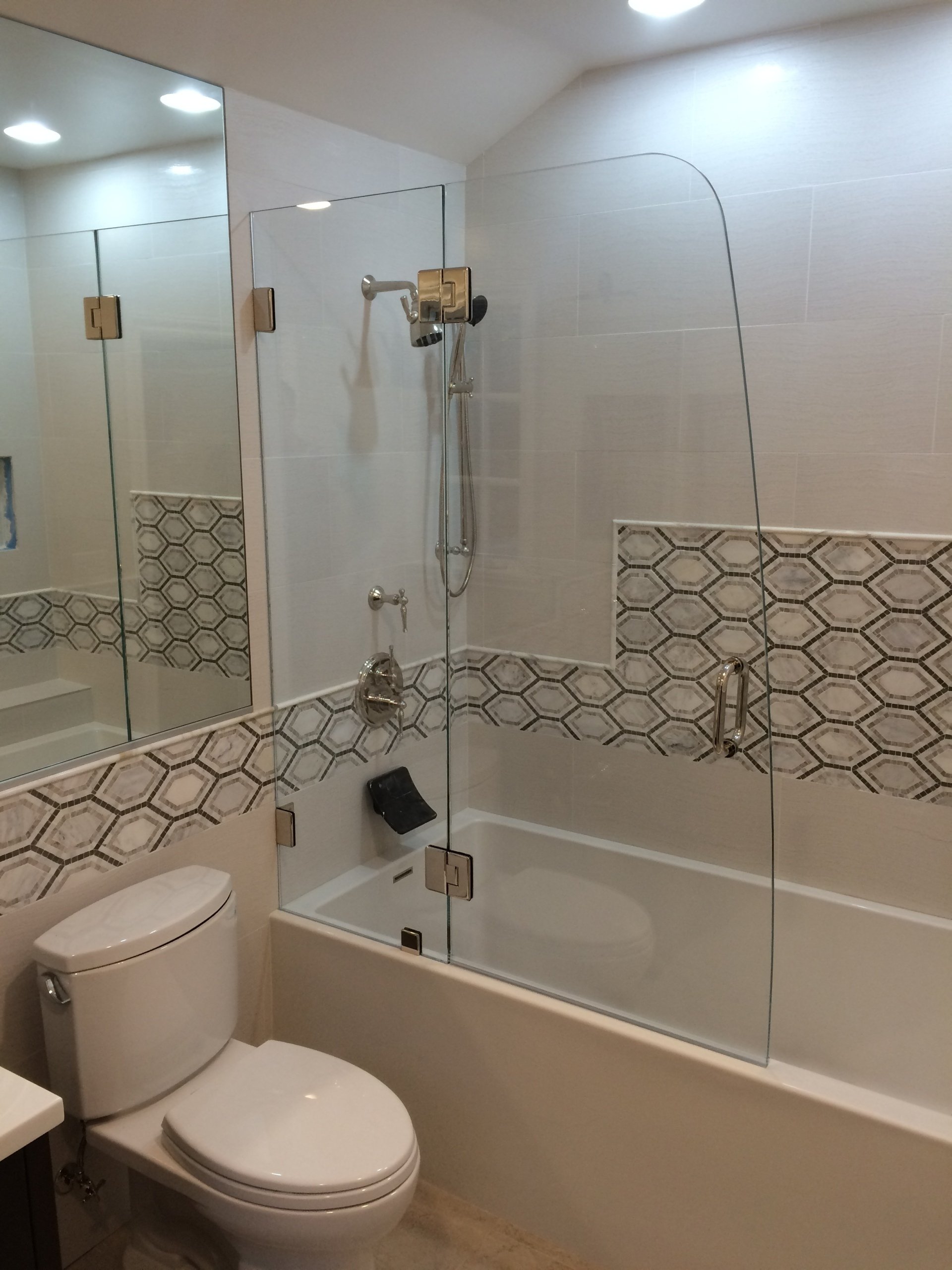 Top Rated Custom Bathtub & Shower Enclosures Company in Thousand Oaks